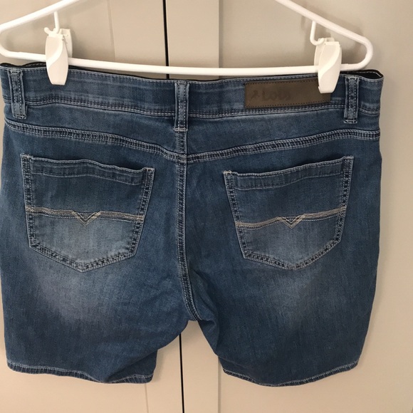 Lois Jean Shorts - Picture 2 of 3